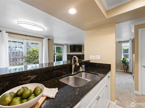 24812 110th Place SE 53D, Kent WA 98030