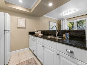 24812 110th Place SE 53D, Kent WA 98030
