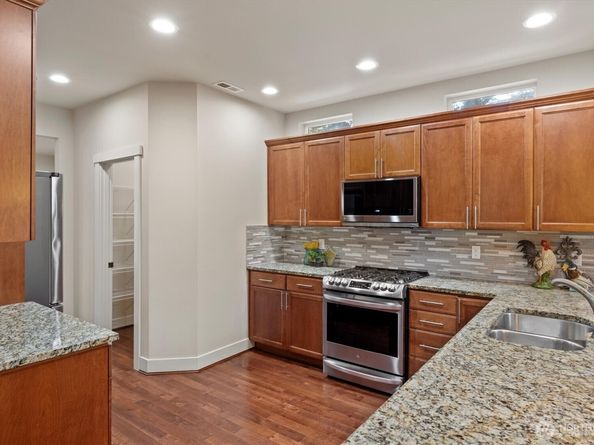 11985 Arbors Place, Mukilteo WA 98275