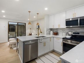 6516 NE 171st Place, Kenmore WA 98028