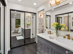 6516 NE 171st Place, Kenmore WA 98028