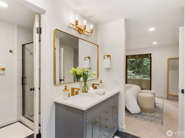 6516 NE 171st Place, Kenmore WA 98028