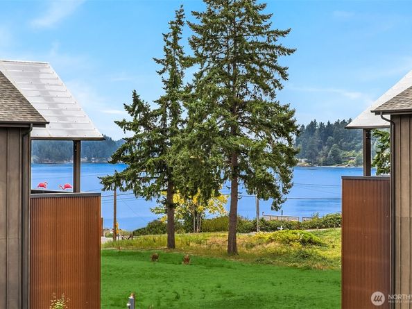 4566 Flying Goat Avenue NE C220, Bainbridge Island WA 98110