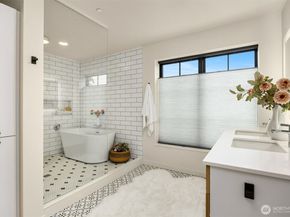 4566 Flying Goat Avenue NE C220, Bainbridge Island WA 98110