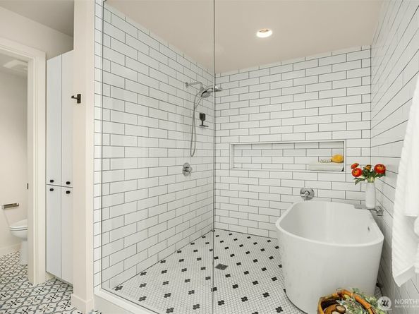 4566 Flying Goat Avenue NE C220, Bainbridge Island WA 98110