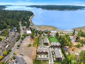 4566 Flying Goat Avenue NE C220, Bainbridge Island WA 98110