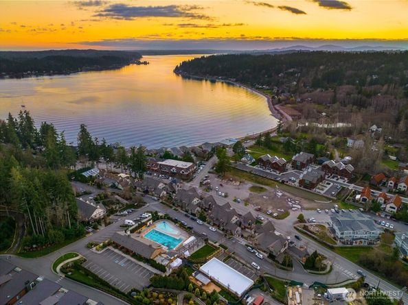 4566 Flying Goat Avenue NE C220, Bainbridge Island WA 98110