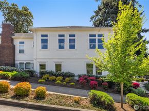 957 W McGraw Street 1, Seattle WA 98119