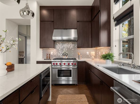 957 W McGraw Street 1, Seattle WA 98119