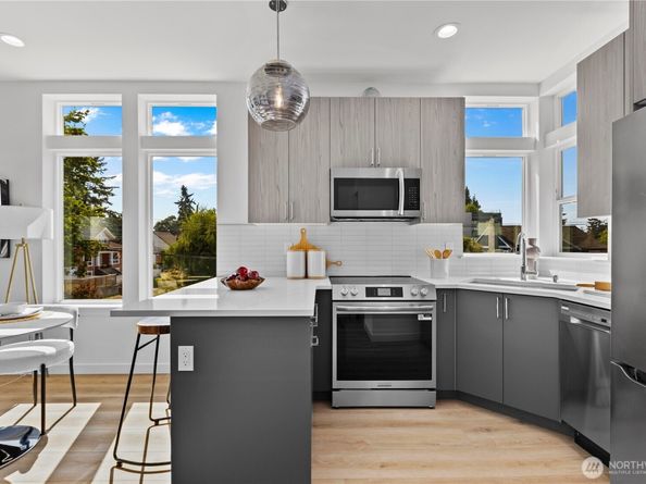 8303 A 12th Avenue NW, Seattle WA 98117