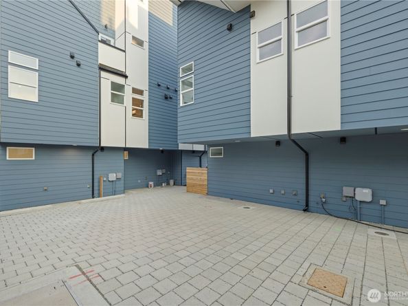8303 A 12th Avenue NW, Seattle WA 98117