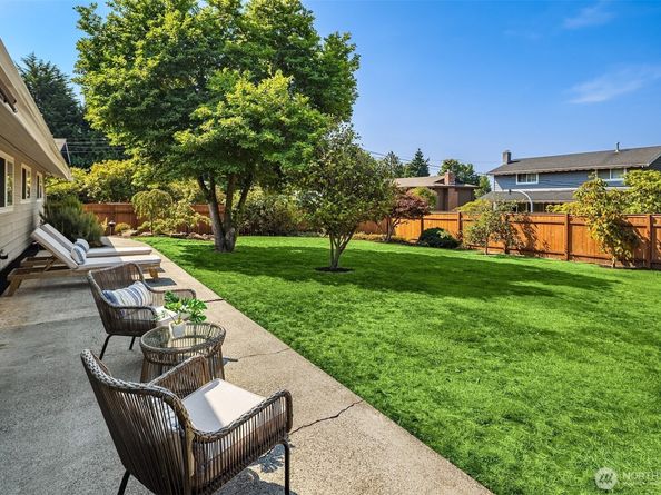 1333 9th Avenue N, Edmonds WA 98020
