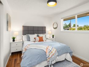 1333 9th Avenue N, Edmonds WA 98020
