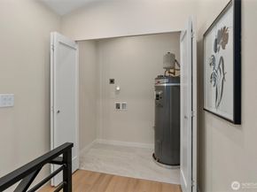 320 B NW 51 Street, Seattle WA 98107