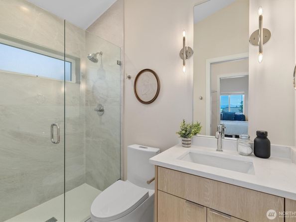 320 B NW 51 Street, Seattle WA 98107