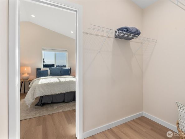 320 B NW 51 Street, Seattle WA 98107