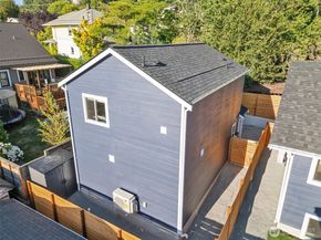 320 B NW 51 Street, Seattle WA 98107