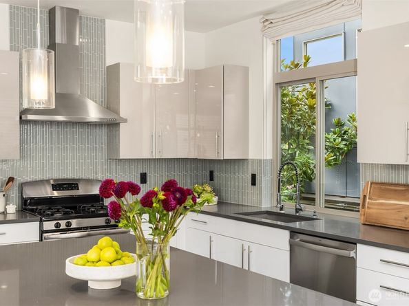 2232 NW 62nd Street, Seattle WA 98107