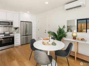 12717 Dayton Avenue N, Seattle WA 98133