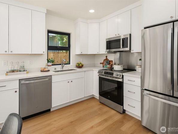 12717 Dayton Avenue N, Seattle WA 98133