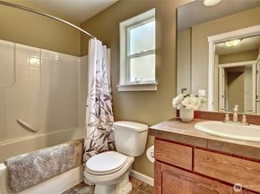 20208 81st Place NE, Kenmore WA 98028