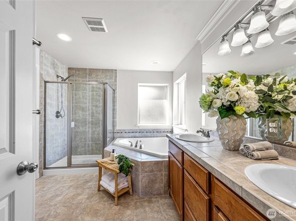 376 Graham Avenue NE, Renton WA 98059
