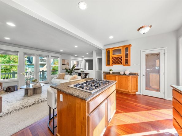 376 Graham Avenue NE, Renton WA 98059