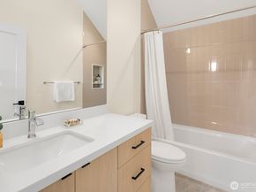 3814 NE 89th Street, Seattle WA 98115