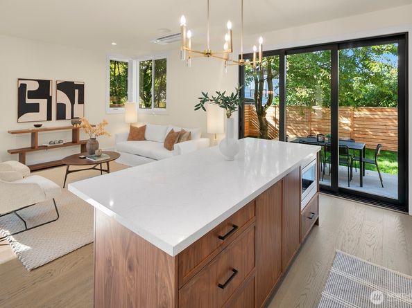 3814 NE 89th Street, Seattle WA 98115