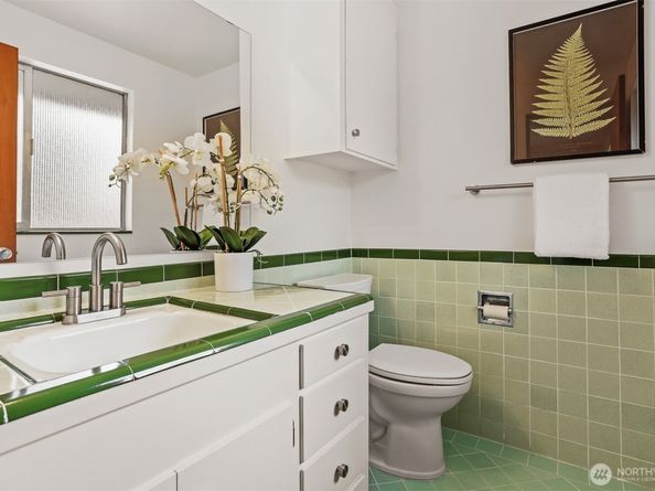 4315 NE 58th Street, Seattle WA 98105