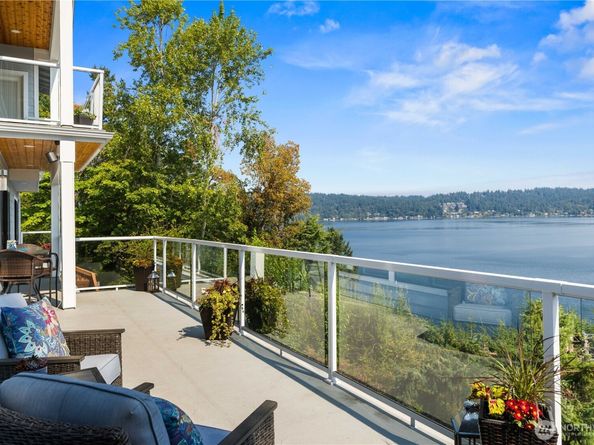670 W Lake Sammamish Parkway NE, Bellevue WA 98008