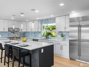 670 W Lake Sammamish Parkway NE, Bellevue WA 98008