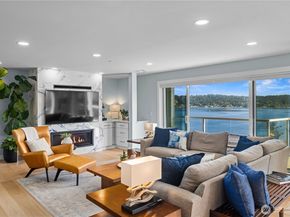 670 W Lake Sammamish Parkway NE, Bellevue WA 98008