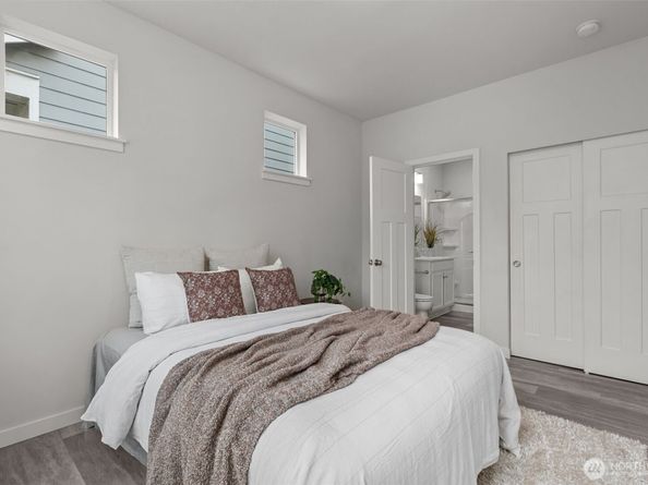 4886 Amherst Way SW, Port Orchard WA 98366