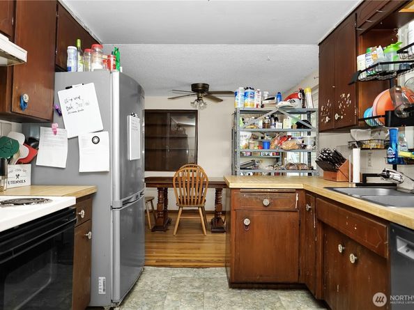 22304 113th Place SE, Kent WA 98031
