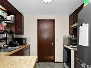 22304 113th Place SE, Kent WA 98031