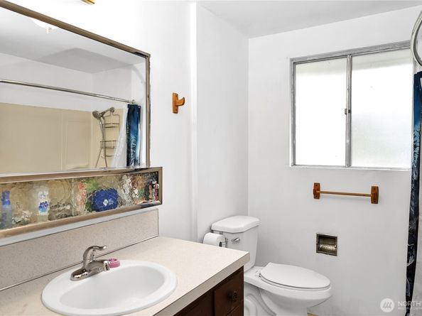 22304 113th Place SE, Kent WA 98031