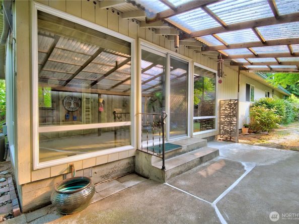 11731 Bartlett Avenue NE, Seattle WA 98125