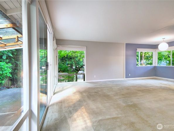 11731 Bartlett Avenue NE, Seattle WA 98125