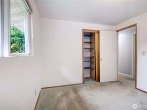 11731 Bartlett Avenue NE, Seattle WA 98125