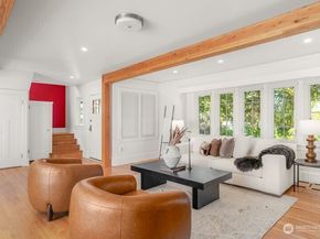 2569 4th Avenue W, Seattle WA 98119