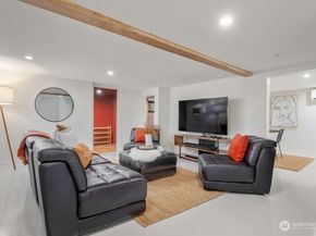 2569 4th Avenue W, Seattle WA 98119