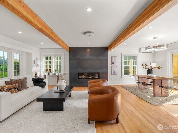 2569 4th Avenue W, Seattle WA 98119
