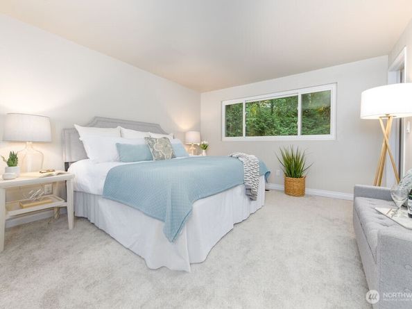 585 Mount Cedar Drive SW, Issaquah WA 98027