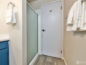 585 Mount Cedar Drive SW, Issaquah WA 98027