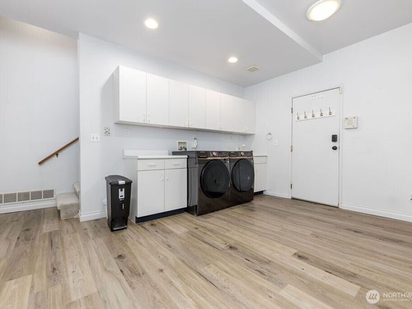585 Mount Cedar Drive SW, Issaquah WA 98027