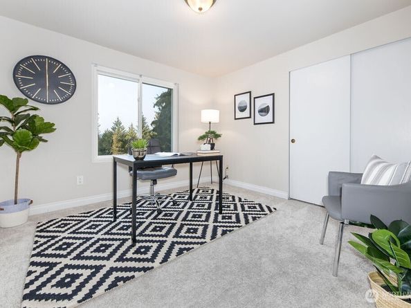 585 Mount Cedar Drive SW, Issaquah WA 98027