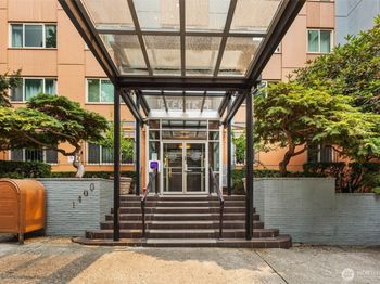 1400 Hubbell Place