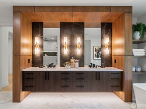 10648 Woodhaven Lane, Bellevue WA 98004