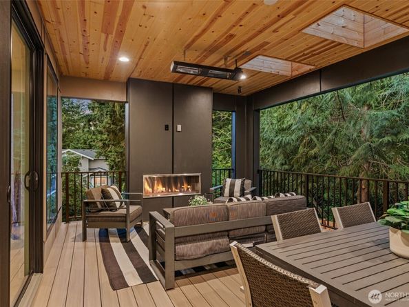10648 Woodhaven Lane, Bellevue WA 98004